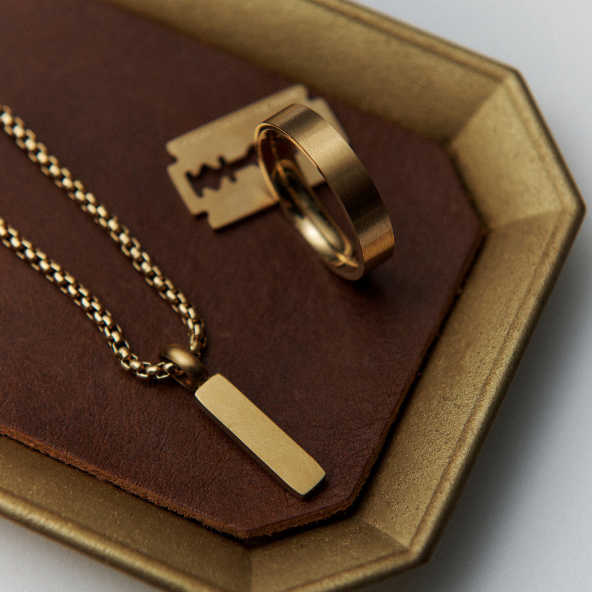 The Pillar Pendant