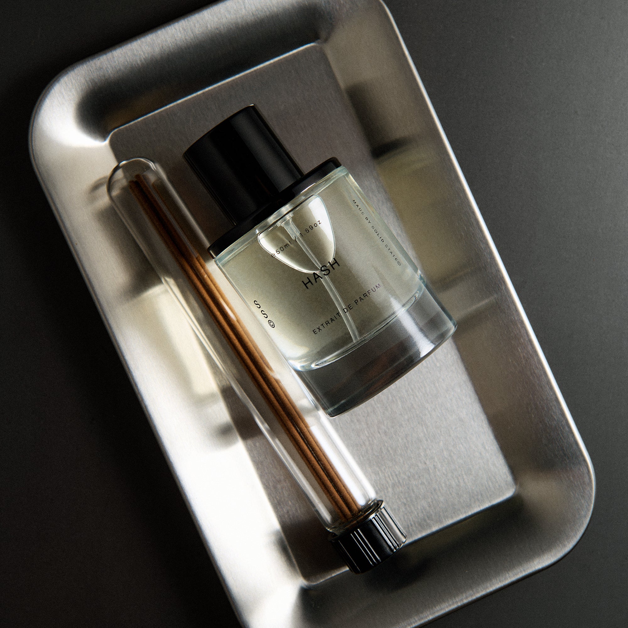 EXTRAIT DE PARFUM SOLID STATE Extrait de parfum solid state